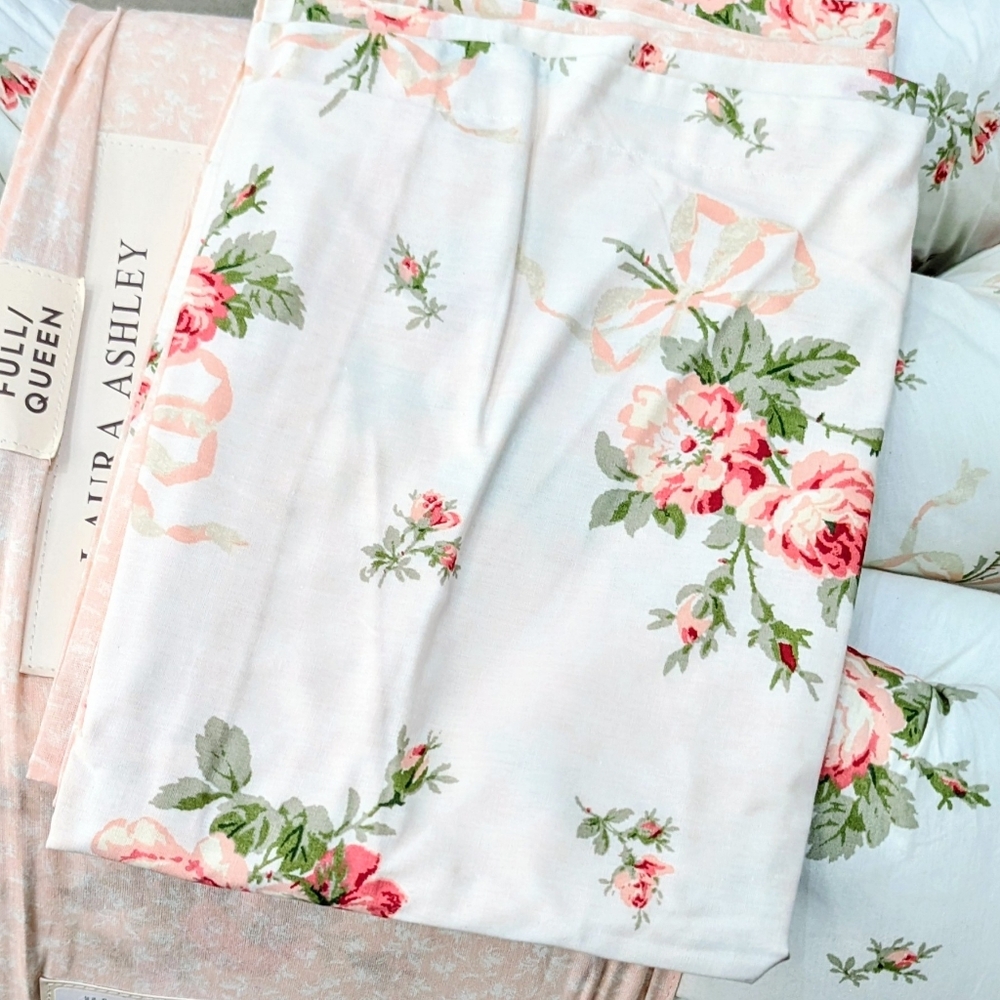 New LAURA ASHLEY Pink Bouquet Ribbon Bows FULL/QUEEN Cotton Comforter Set - Picture 3 of 4